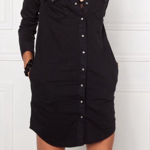 NWOT Levi’s Snap-Front Denim Dress, Size S - Picture 7 of 7